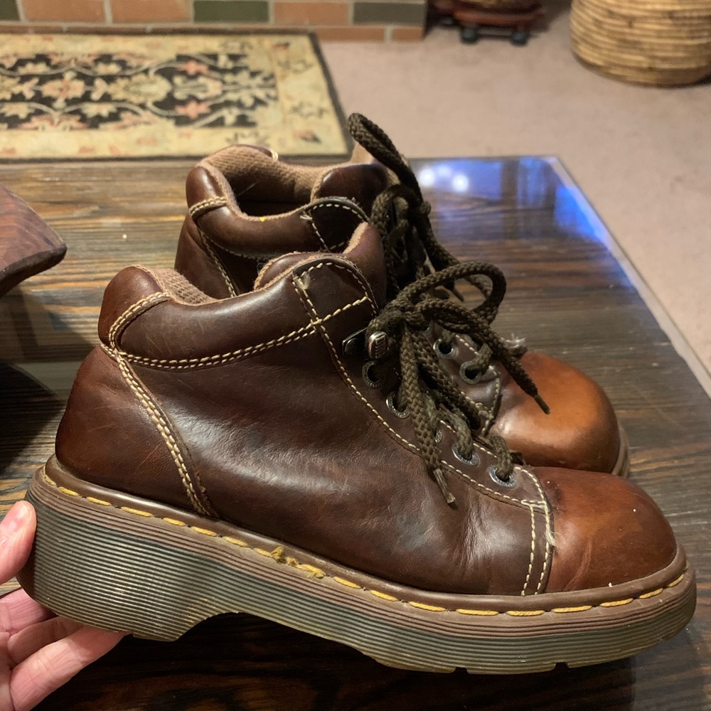 SOLD. Doc Martens made in England leather Sz  8 boots - Picture 12 of 15